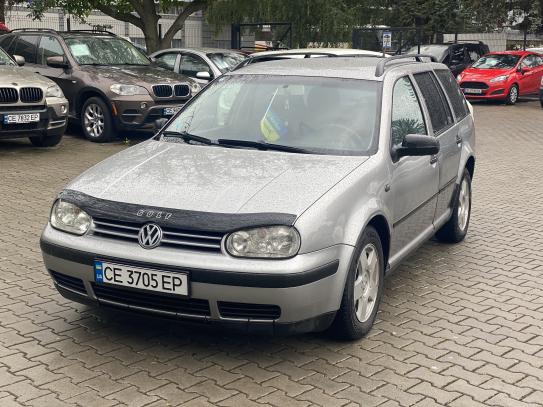 Volkswagen Golf 2001р. у розстрочку