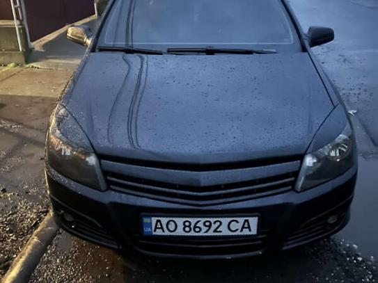 Opel Astra 2005г. в рассрочку