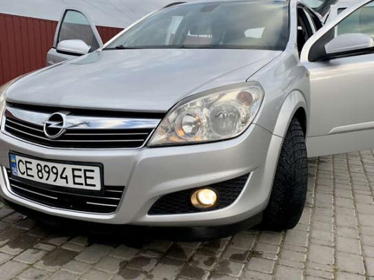 Opel Astra 2007г. в рассрочку