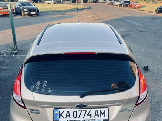 Ford Fiesta                          2016г. в рассрочку