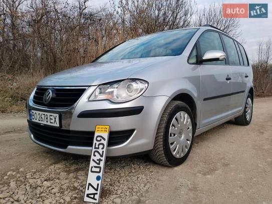 Volkswagen Touran
                          2006г. в рассрочку