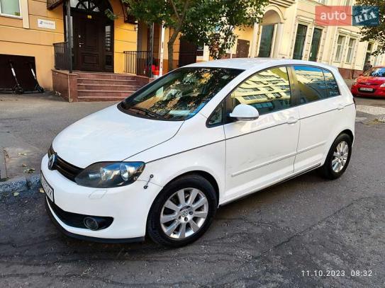 Volkswagen Golf                            2011г. в рассрочку