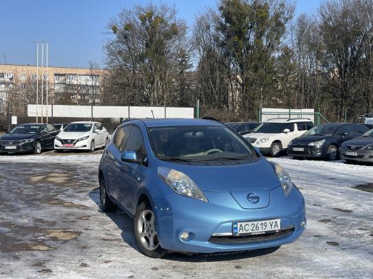 Nissan Leaf                            2011г. в рассрочку