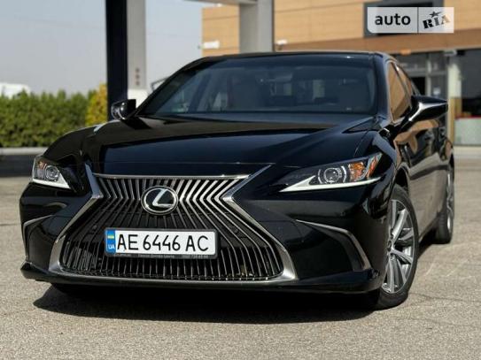 Lexus Es 2019г. в рассрочку