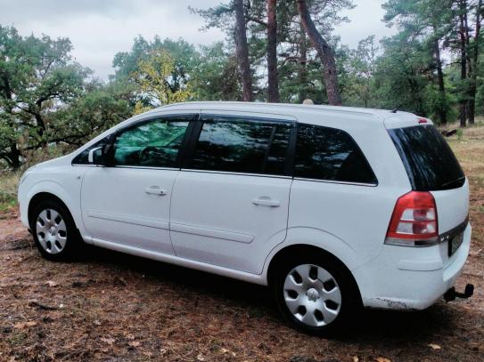 Opel Zafira
                          2011г. в рассрочку