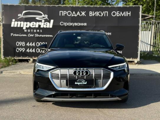 Audi E-tron
                          2019г. в рассрочку