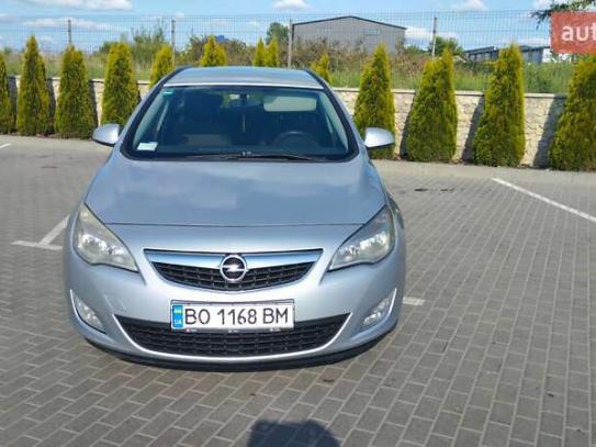 Opel Astra
                           2012г. в рассрочку