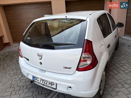 Dacia Sandero                         2009г. в рассрочку