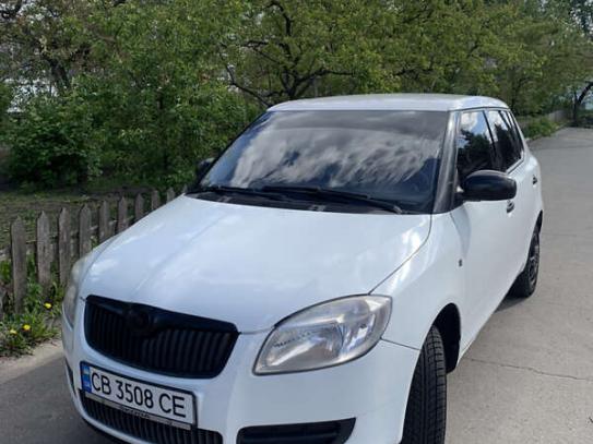 Skoda Fabia                           2008г. в рассрочку