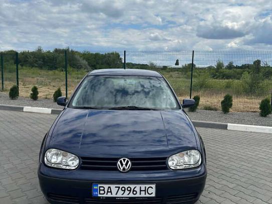 Volkswagen Golf 2001р. у розстрочку