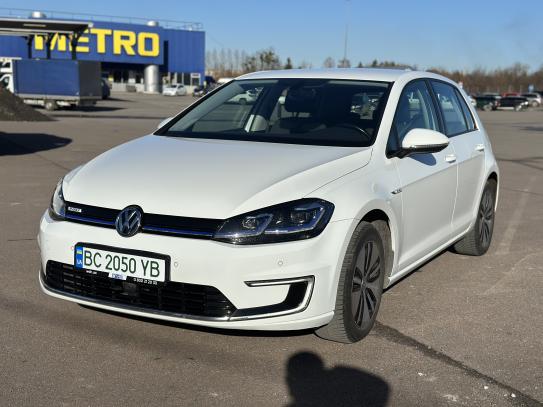 Volkswagen E-golf                          2017г. в рассрочку