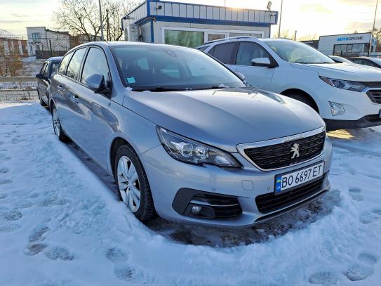 Peugeot 308                             2020г. в рассрочку