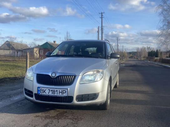 Skoda Fabia 2008р. у розстрочку