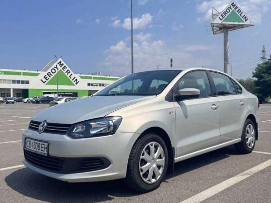Volkswagen Polo                            2013г. в рассрочку