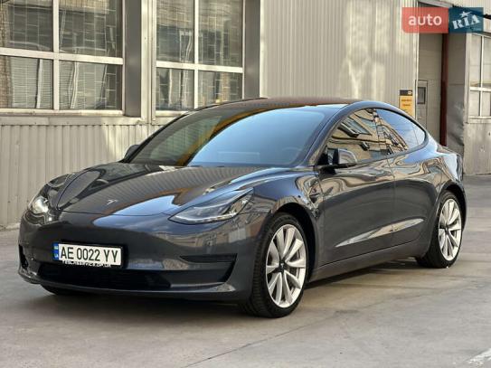 Tesla Model 3
                         2019г. в рассрочку
