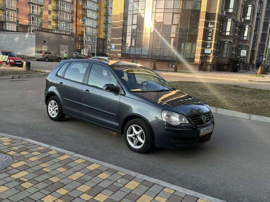 Volkswagen Polo
                            2006г. в рассрочку