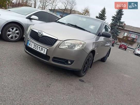 Skoda Fabia                           2007г. в рассрочку