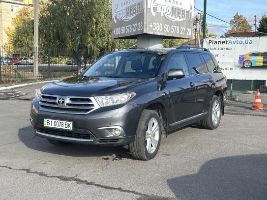 Toyota Highlander 2012р. у розстрочку