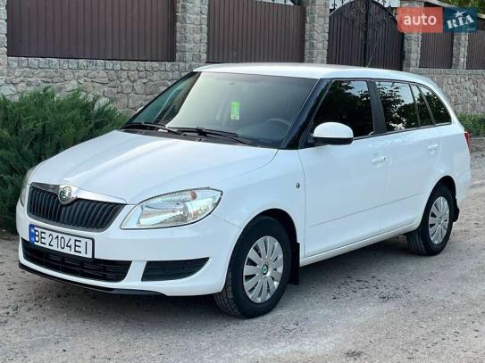 Skoda Fabia                           2010г. в рассрочку