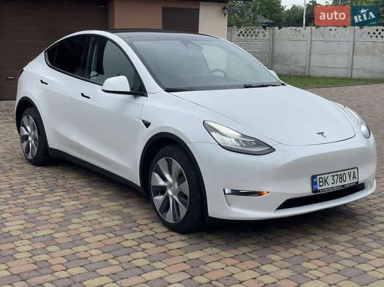 Tesla Model y                         2020г. в рассрочку