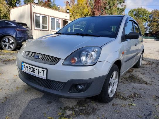 Ford Fiesta 2006р. у розстрочку