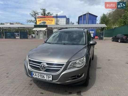 Volkswagen Tiguan
                          2011г. в рассрочку
