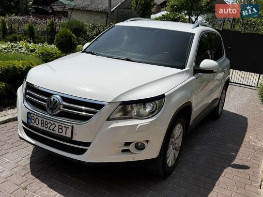 Volkswagen Tiguan                          2010г. в рассрочку