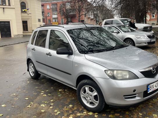 Mazda 2 2004г. в рассрочку