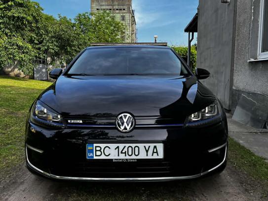 Volkswagen E-golf                          2015г. в рассрочку