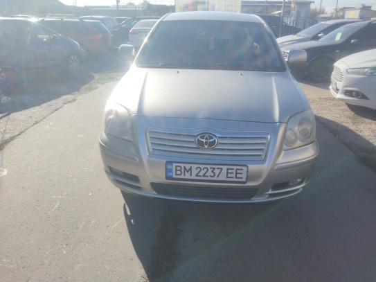 Toyota Avensis 2003р. у розстрочку