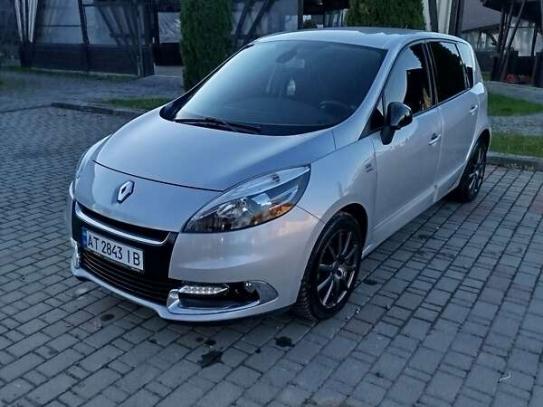 Renault Megane scenic 2013р. у розстрочку