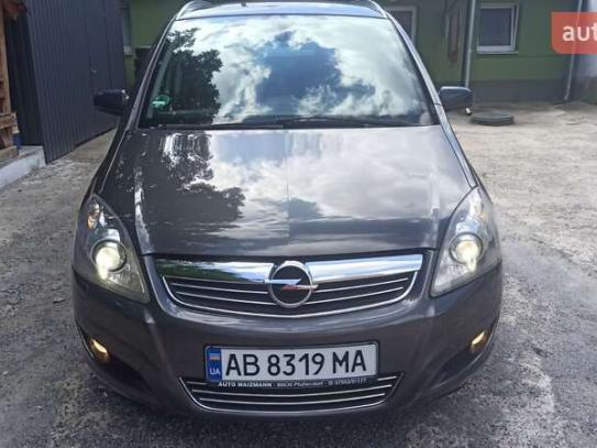 Opel Zafira
                          2009г. в рассрочку