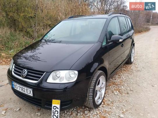 Volkswagen Touran
                          2005г. в рассрочку