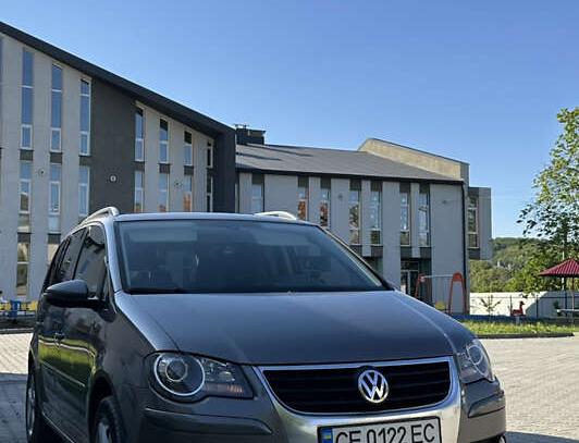Volkswagen Touran                          2010г. в рассрочку