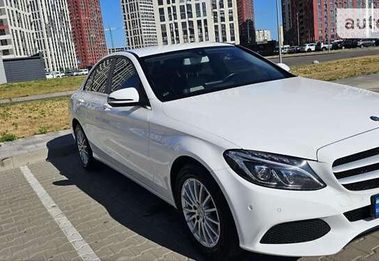 Mercedes-benz C-class 2015р. у розстрочку