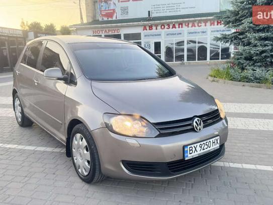 Volkswagen Golf plus                       2011г. в рассрочку