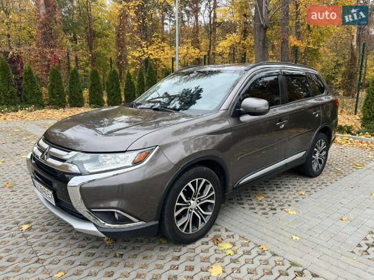 Mitsubishi Outlander 2015г. в рассрочку