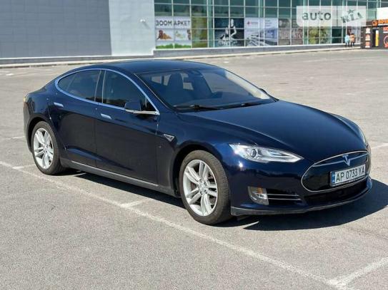 Tesla Model s 2015г. в рассрочку