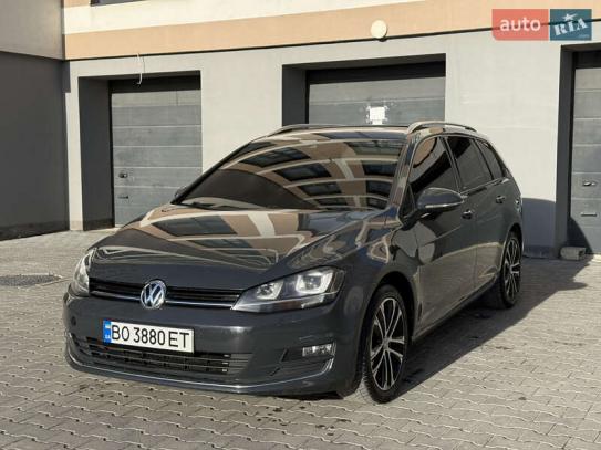 Volkswagen Golf 2016г. в рассрочку