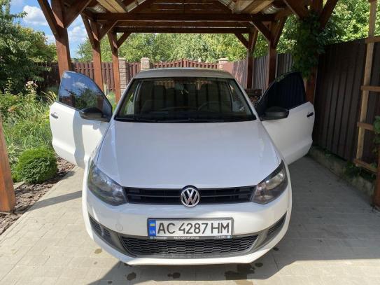 Volkswagen Polo
                            2014г. в рассрочку