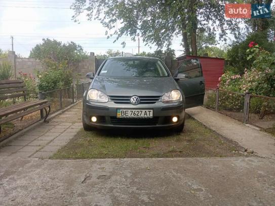 Volkswagen Golf 2006г. в рассрочку