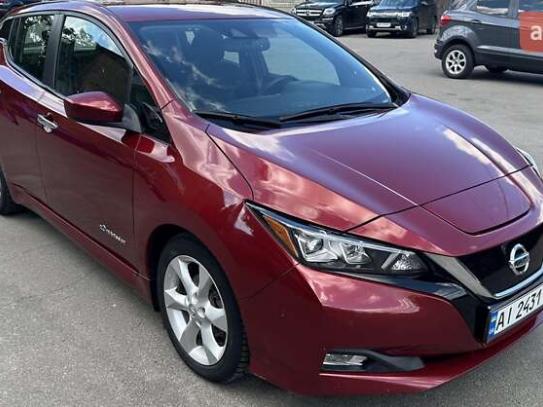 Nissan Leaf 2018г. в рассрочку
