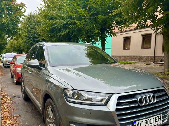 Audi Q7 2016г. в рассрочку