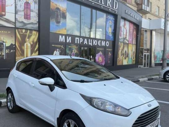 Ford Fiesta                          2013г. в рассрочку