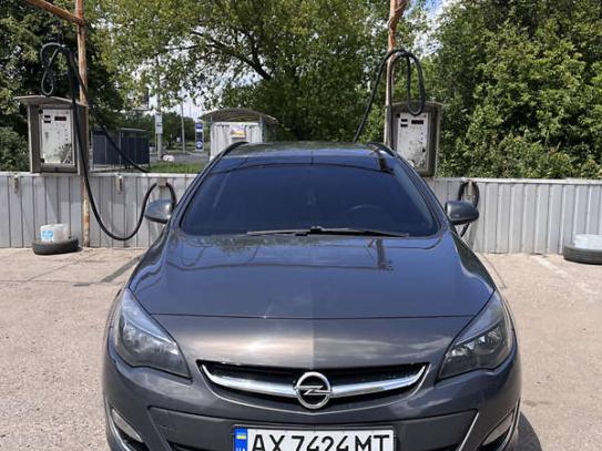 Opel Astra                           2013г. в рассрочку