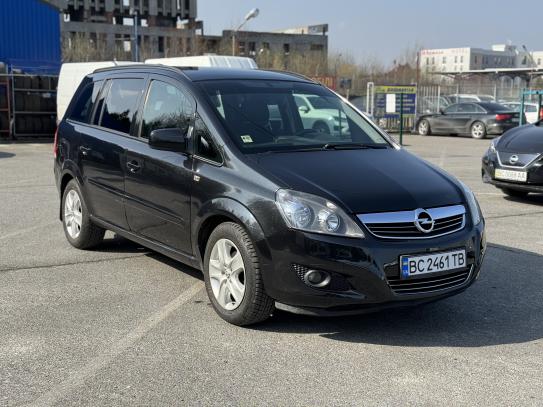 Opel Zafira 2012р. у розстрочку