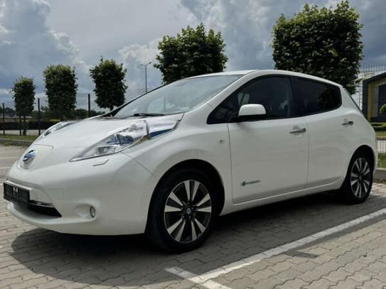 Nissan Leaf 2017г. в рассрочку