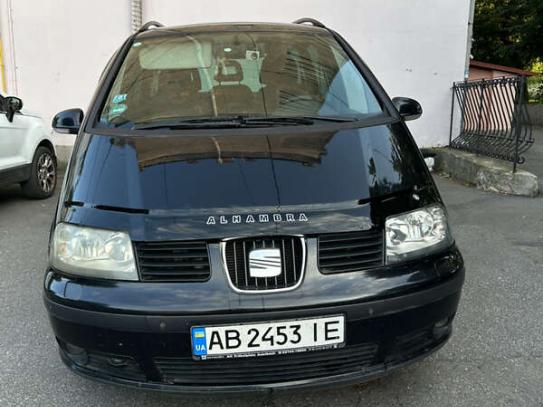 Seat Alhambra
                        2010г. в рассрочку