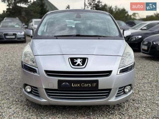 Peugeot 5008
                            2011г. в рассрочку