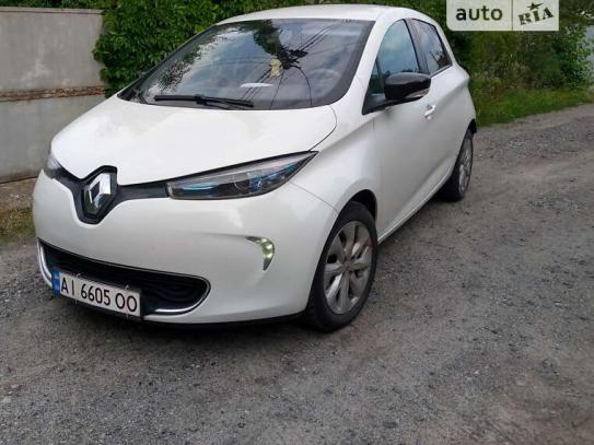 Renault Zoe 2015г. в рассрочку